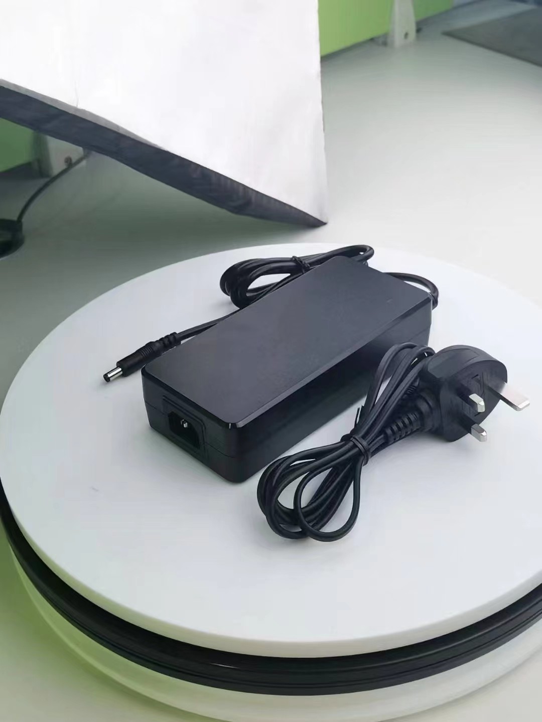 12~24VDC,0.01~10A,4~5 串最大168W大功率鋰電池充電器